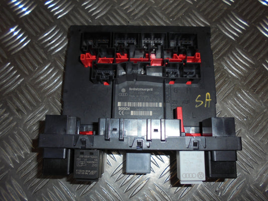 VW Passat 3C Bcm / Komfortkomputer Med OEM Nr. 3C0937049J Fra VW Ophugger