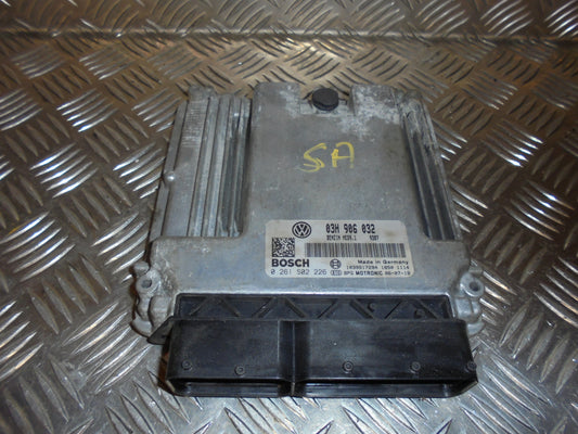 VW Passat 3C Motorstyring - Motorstyreboks - Injection Elboks Med OEM Nr. 03H990990A Fra VW Ophugger