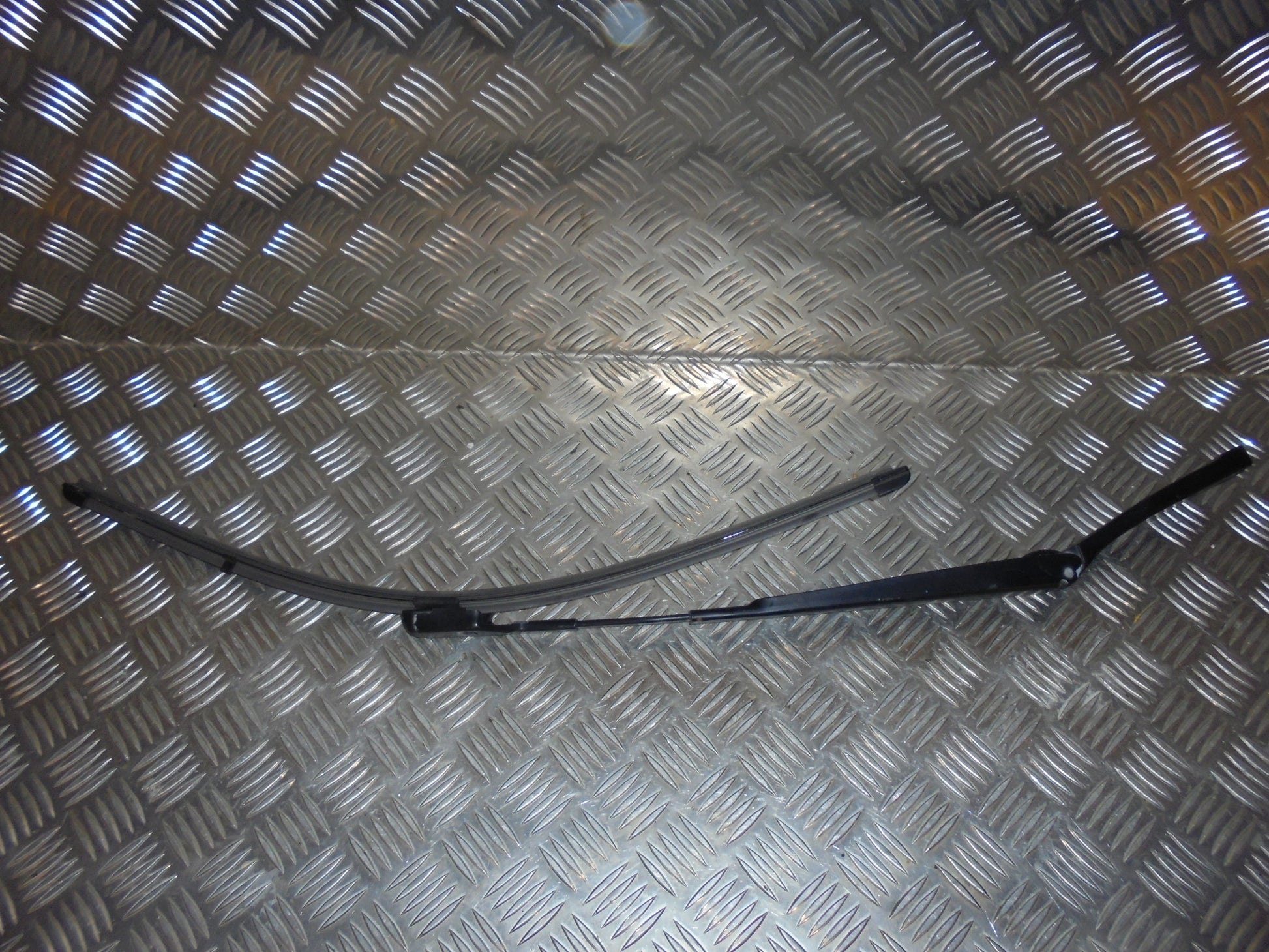 VW Passat 3C Viskerarm Med OEM Nr. 3C1955410B Fra VW Ophugger