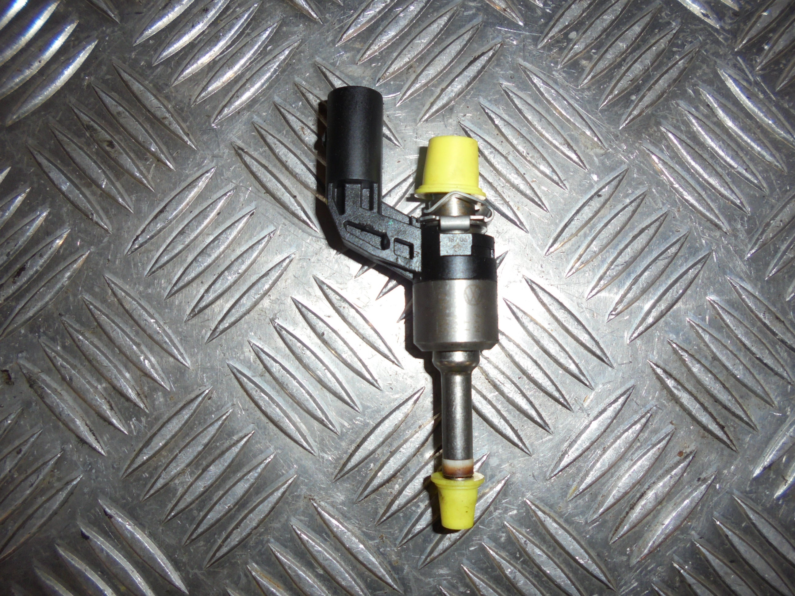 VW Passat 3C Dyse Med OEM Nr. 03H906036AA Fra VW Ophugger
