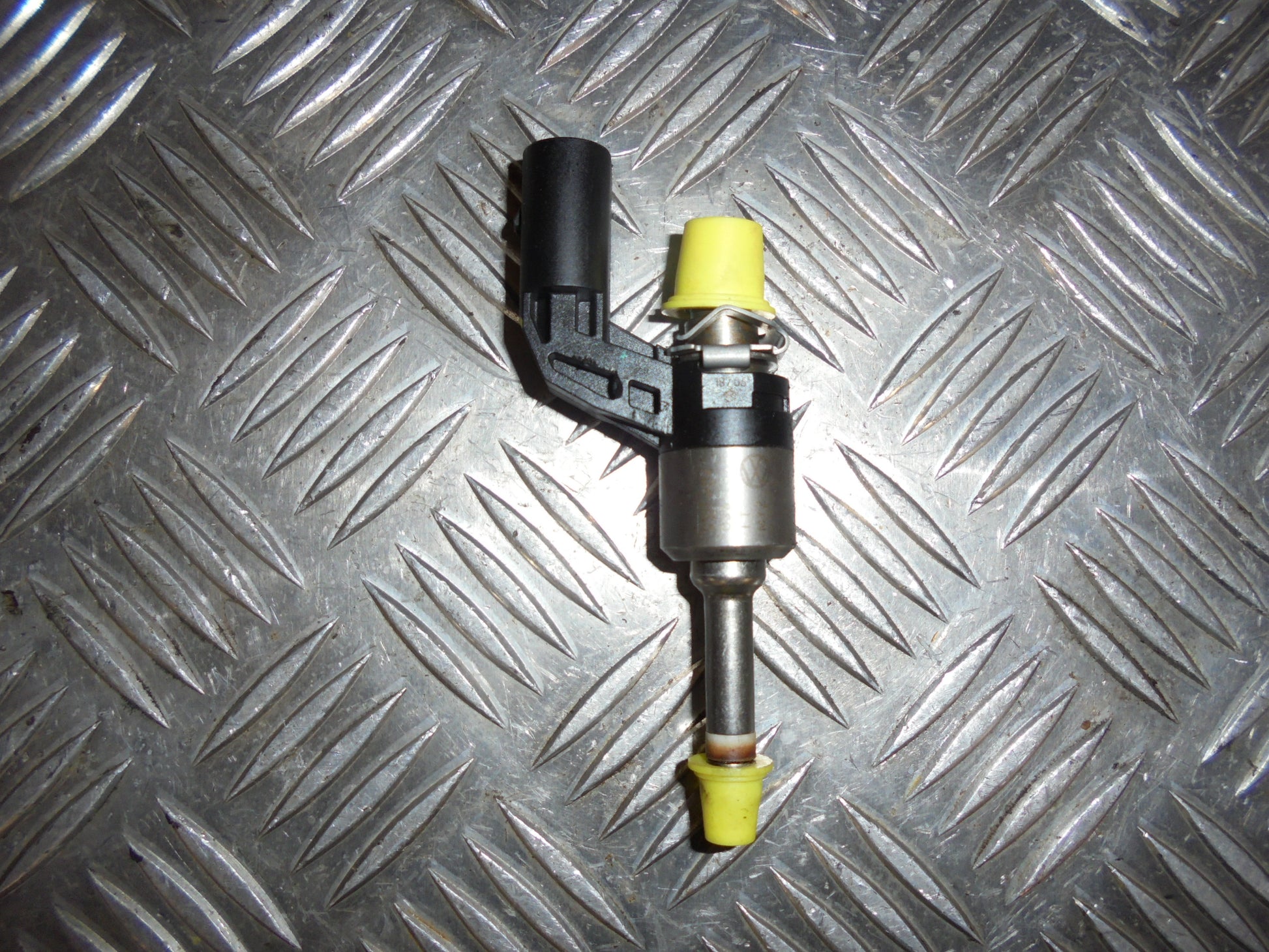 VW Passat 3C Dyse Med OEM Nr. 03H906036 Fra VW Ophugger