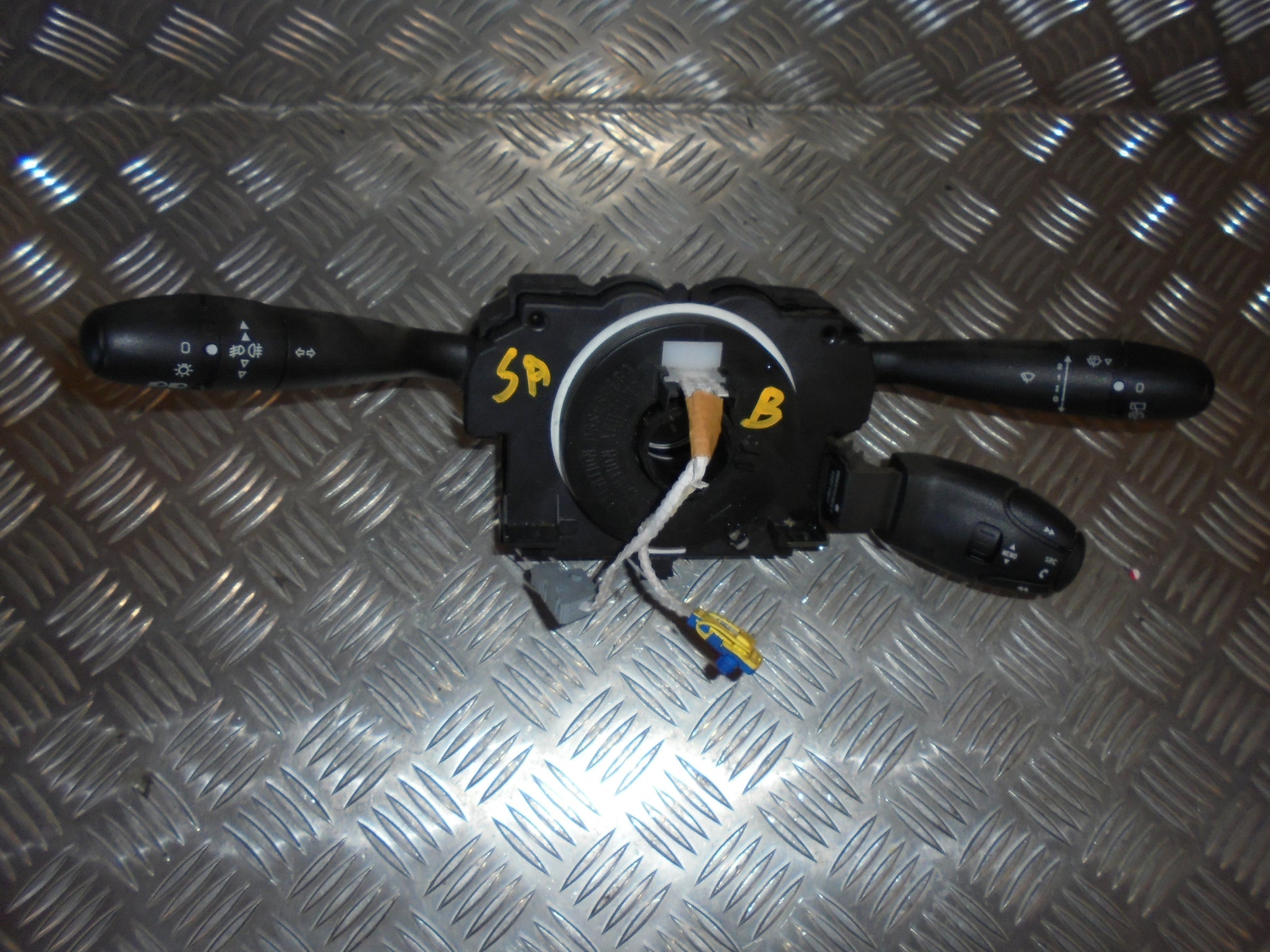 Peugeot 206+ Kontakt Combi Med OEM Nr. 96663042XT Fra Peugeot Ophugger