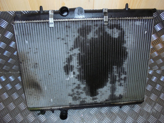 Peugeot 206+ Køler Med OEM Nr. 1330F4 Fra Peugeot Ophugger