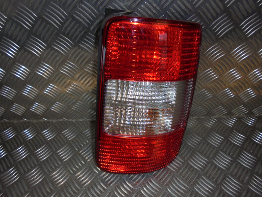 VW Caddy 2K Baglygte Med OEM Nr. Ophugger Fra VW Ophugger