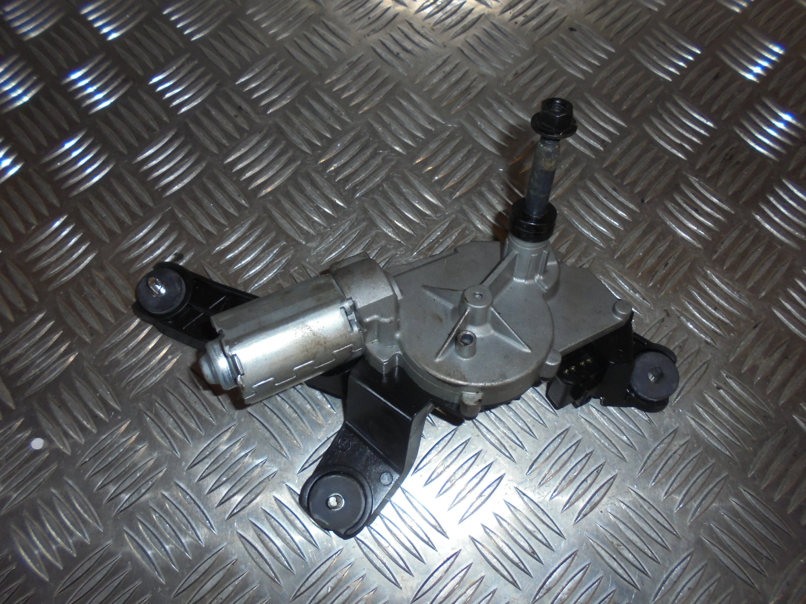Hyundai I10 Bagrudevisker Motor Med OEM Nr. Ophugger Fra Hyundai Ophugger