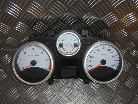 Peugeot 206+ Speedometer - Instrument Med OEM Nr. 6103HP	 Fra Peugeot Ophugger
