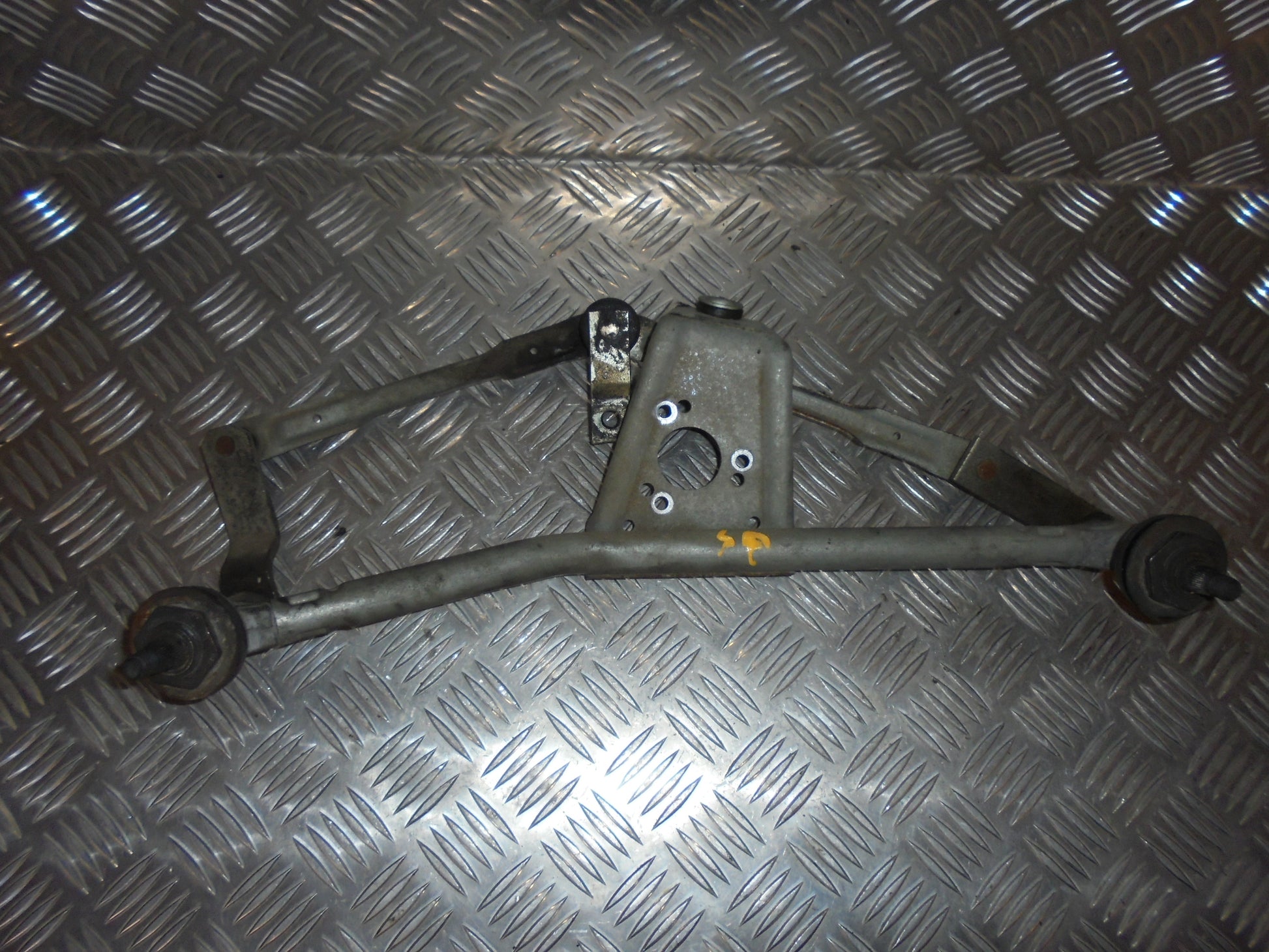 Peugeot 206+ Viskertræk Med OEM Nr. 6401F9	 Fra Peugeot Ophugger