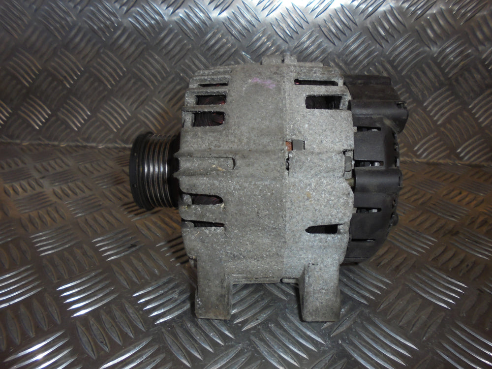 Peugeot 206+ Generator Med OEM Nr. 5702E3 Fra Peugeot Ophugger