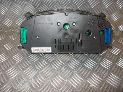 Skoda Octavia Speedometer - Instrument Med OEM Nr. 1U0920800B Fra Skoda Ophugger