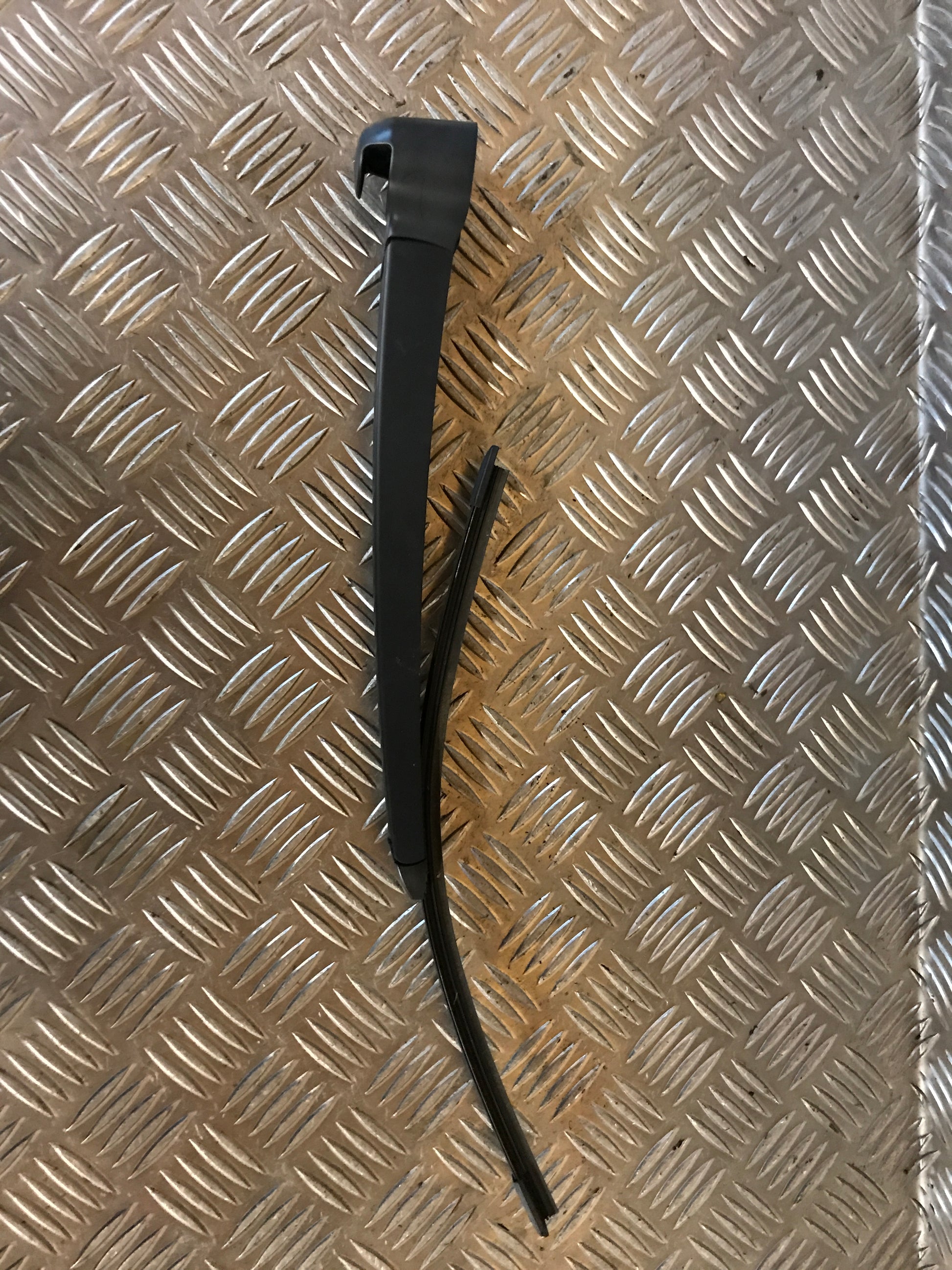 Audi A4 8K Viskerarm Med OEM Nr. Ophugger Fra Audi Ophugger