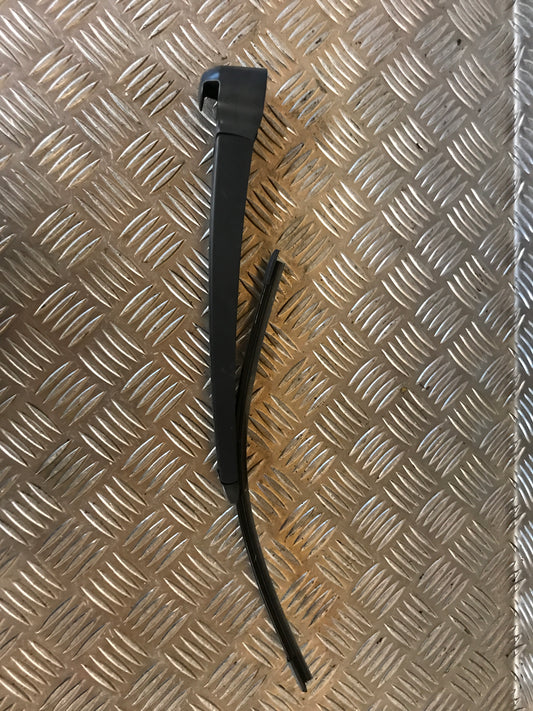 Audi A4 8K Viskerarm Med OEM Nr. Ophugger Fra Audi Ophugger