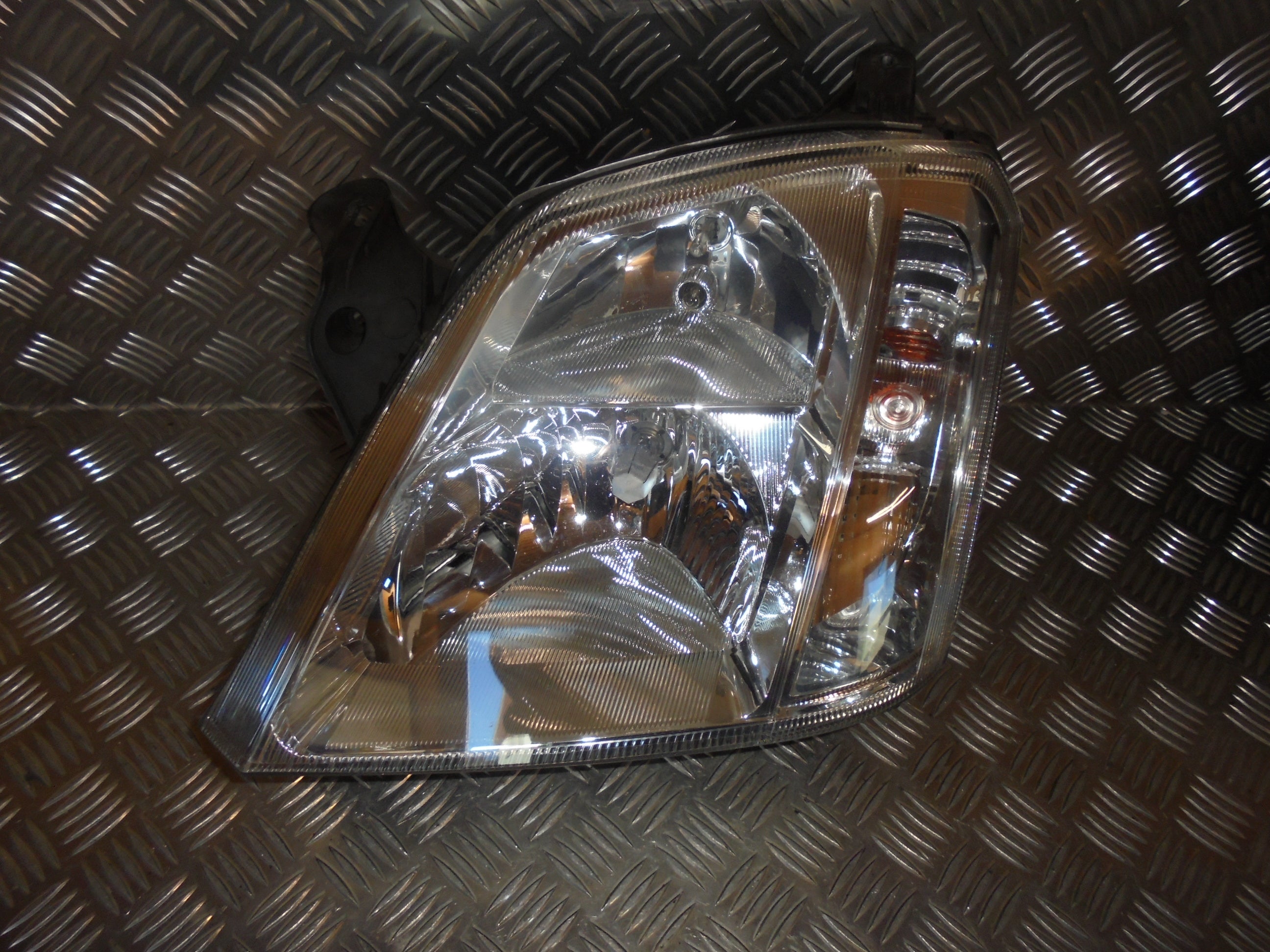 Opel Meriva A Forlygte Med OEM Nr. 89308559 Fra Opel Ophugger