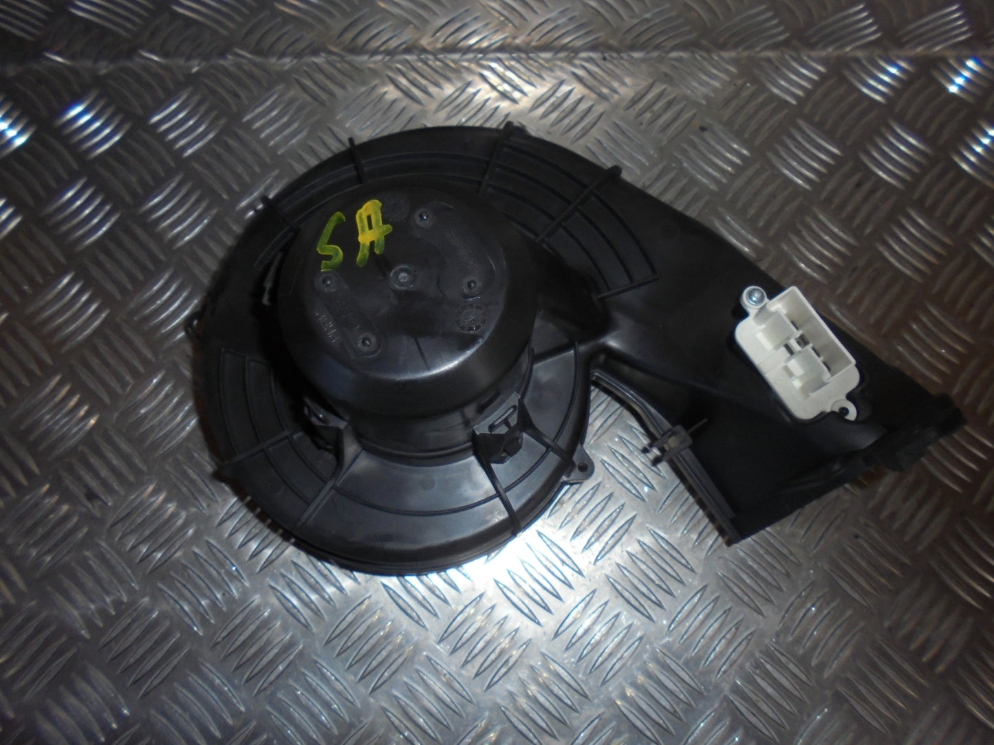 Opel Meriva A Varmeblæser Med OEM Nr. 58874BEHR Fra Opel Ophugger