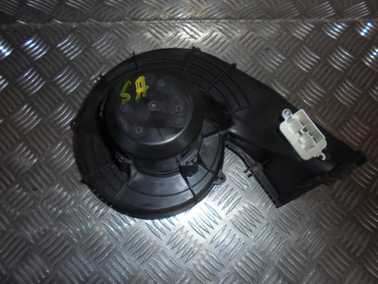 Opel Meriva A Varmeblæser Med OEM Nr. 58874BEHR Fra Opel Ophugger