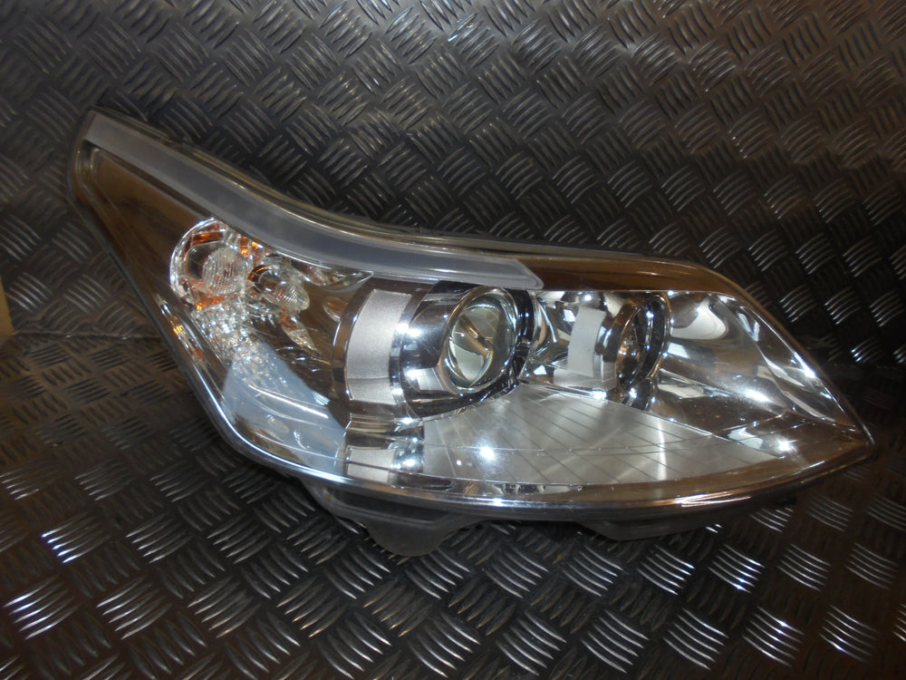 Citroen C4 Forlygte Med OEM Nr. 9646894280 Fra Citroen Ophugger