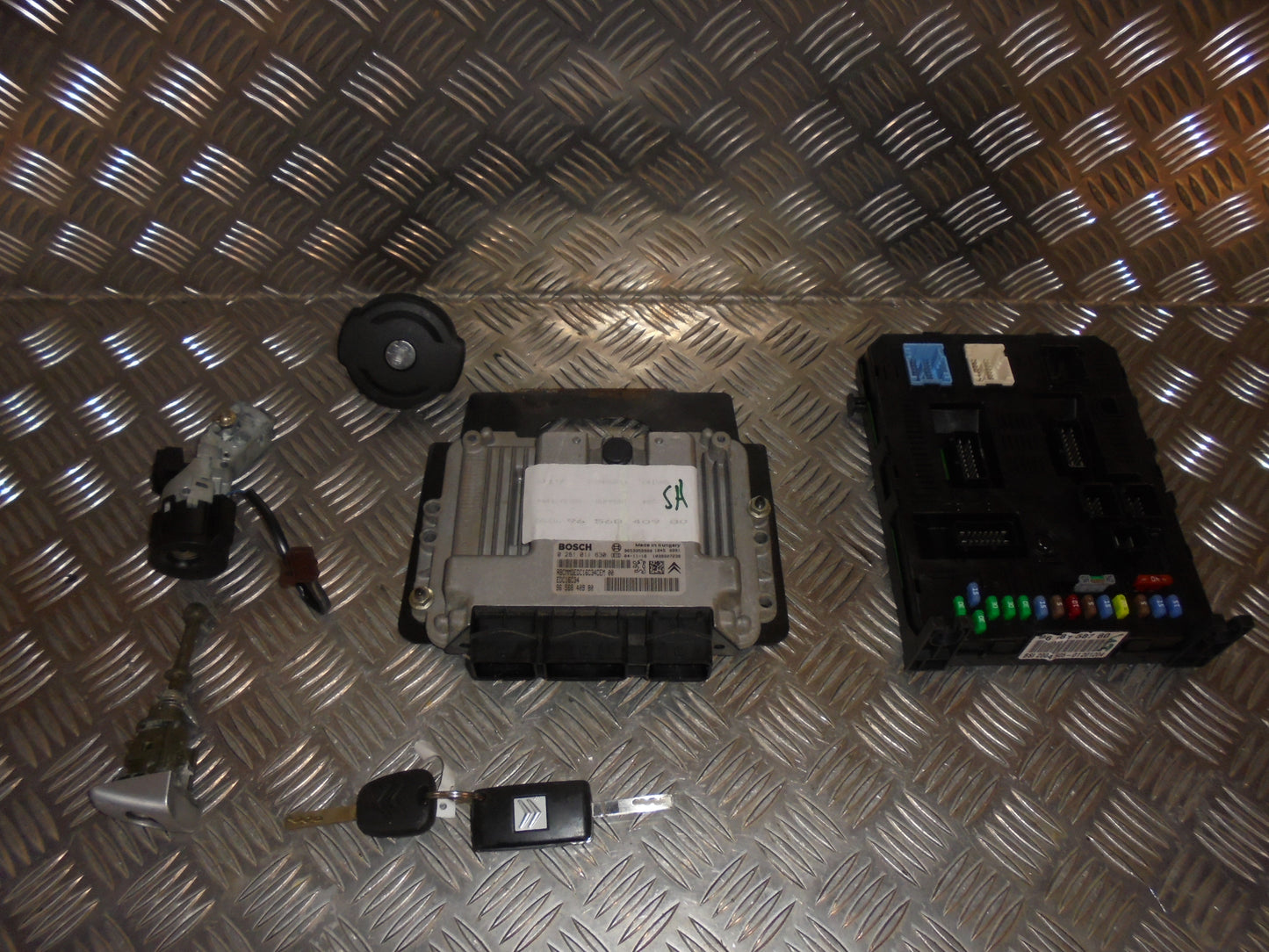 Citroen C4 Motorstyring - Motorstyreboks - Injection Elboks Med OEM Nr. Ophugger Fra Citroen Ophugger