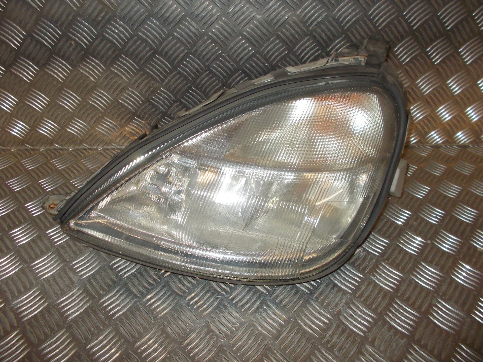 Mercedes A W168 Forlygte Med OEM Nr. Ophugger Fra Mercedes Ophugger