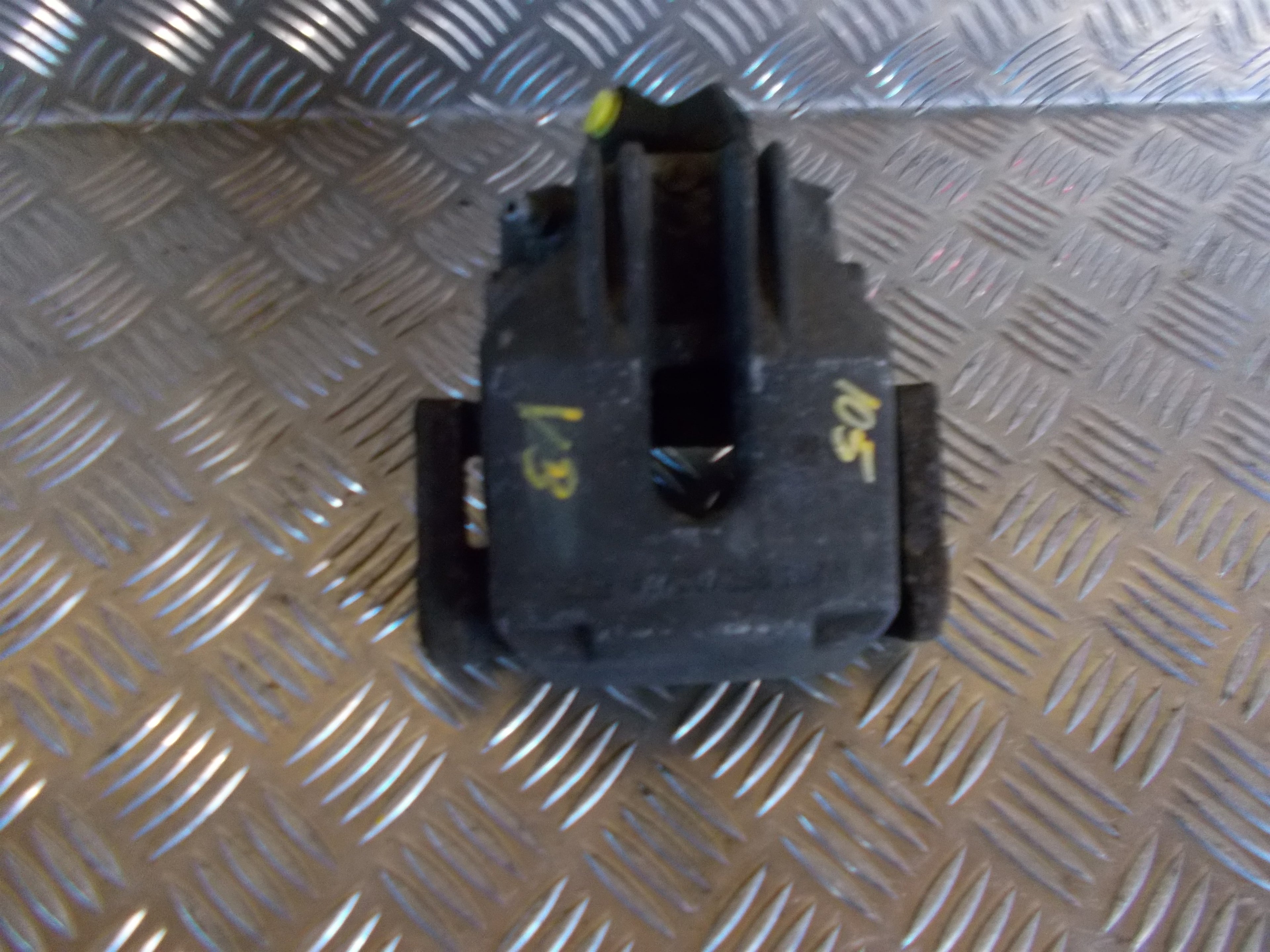 BMW 5-Serie E39 Bremsekaliber Vb Med OEM Nr. Ophugger Fra BMW Ophugger