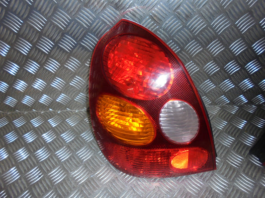 Toyota Corolla 3D E11 Baglygte Med OEM Nr. Ophugger Fra Toyota Ophugger