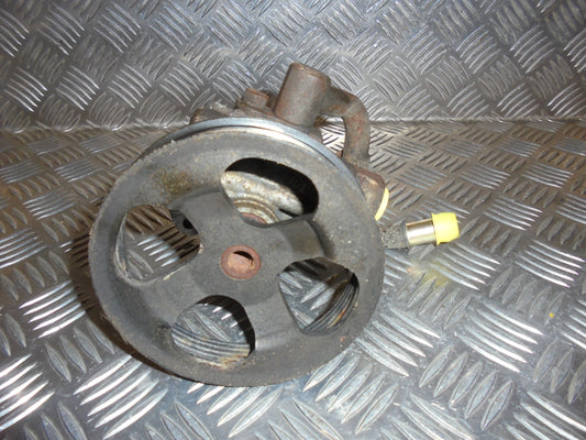 Toyota Corolla 3D E11 Servopumpe Med OEM Nr. Ophugger Fra Toyota Ophugger