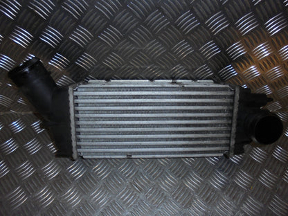 Citroen C4 Køler Intercooler Med OEM Nr. Ophugger Fra Citroen Ophugger