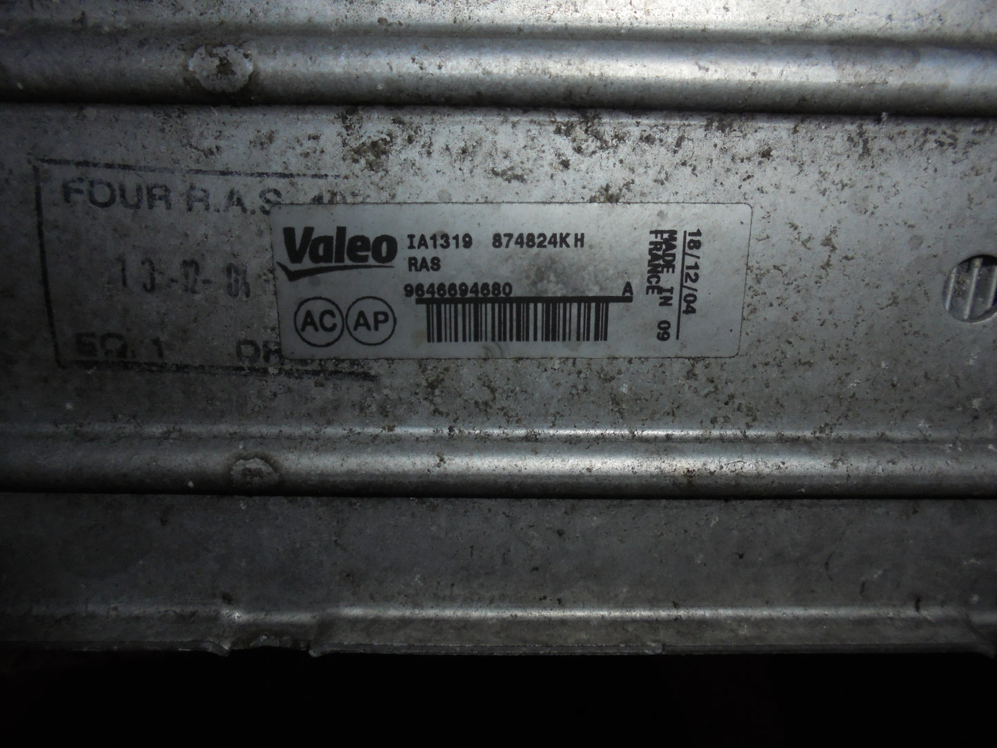 Citroen C4 Køler Intercooler Med OEM Nr. Ophugger Fra Citroen Ophugger