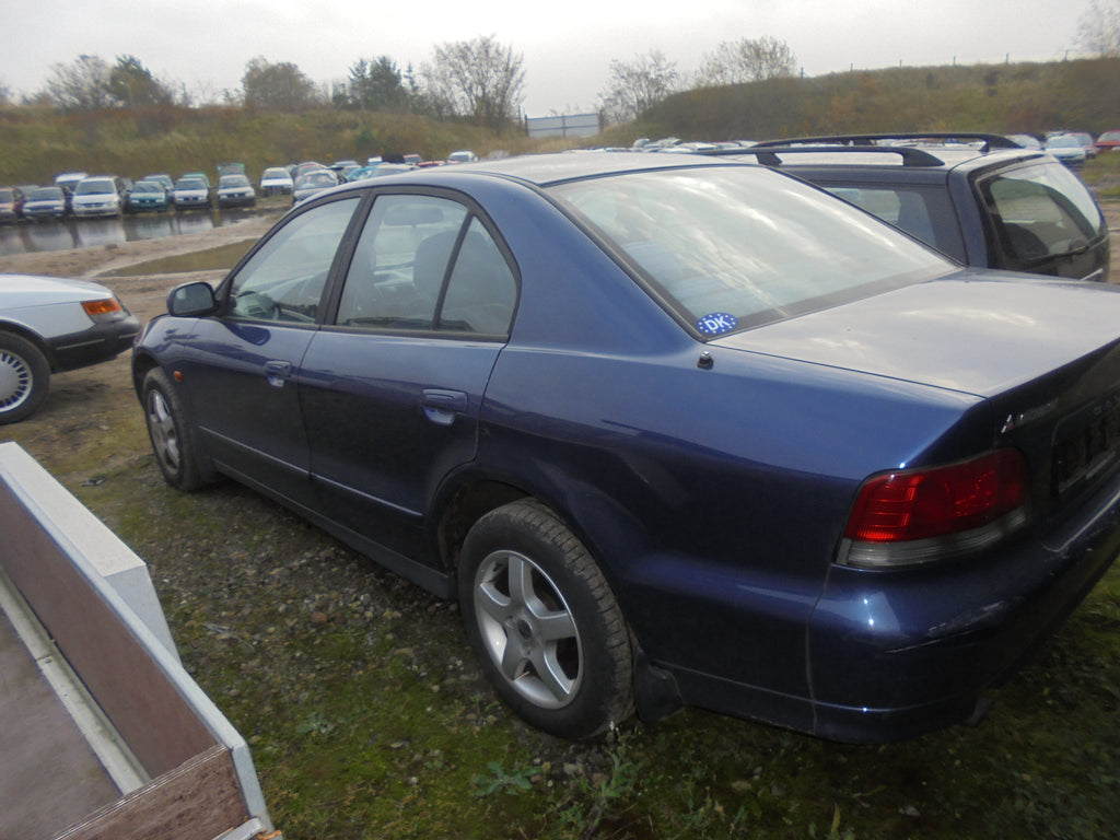 Mitsubishi Galant Nea5 Pluk-Selv-Bil Med OEM Nr. Ophugger Fra Mitsubishi Ophugger