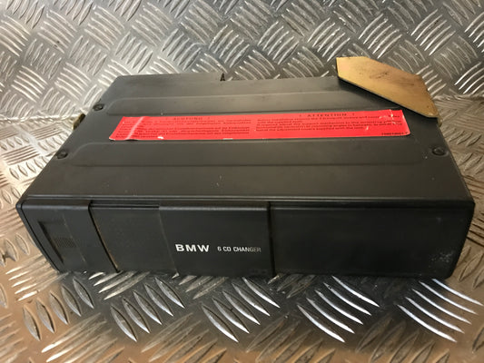 BMW 5-Serie E39 Radio M/Cd Med OEM Nr. Ophugger Fra BMW Ophugger