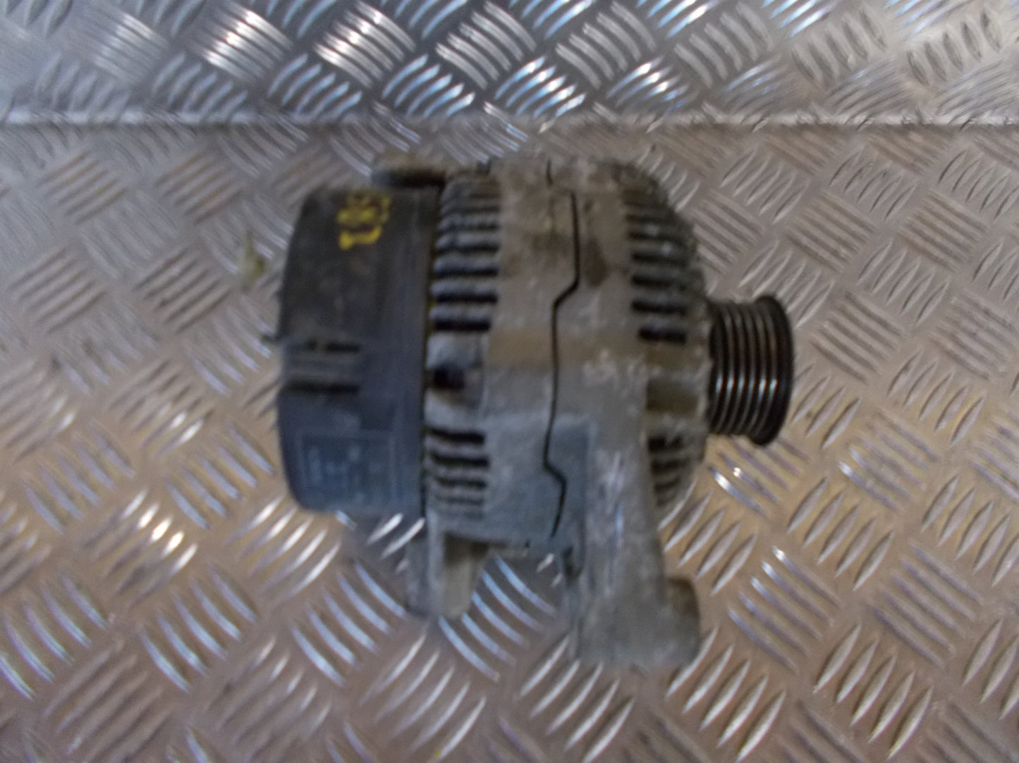 Opel Tigra Generator Med OEM Nr. 90413760 Fra Opel Ophugger