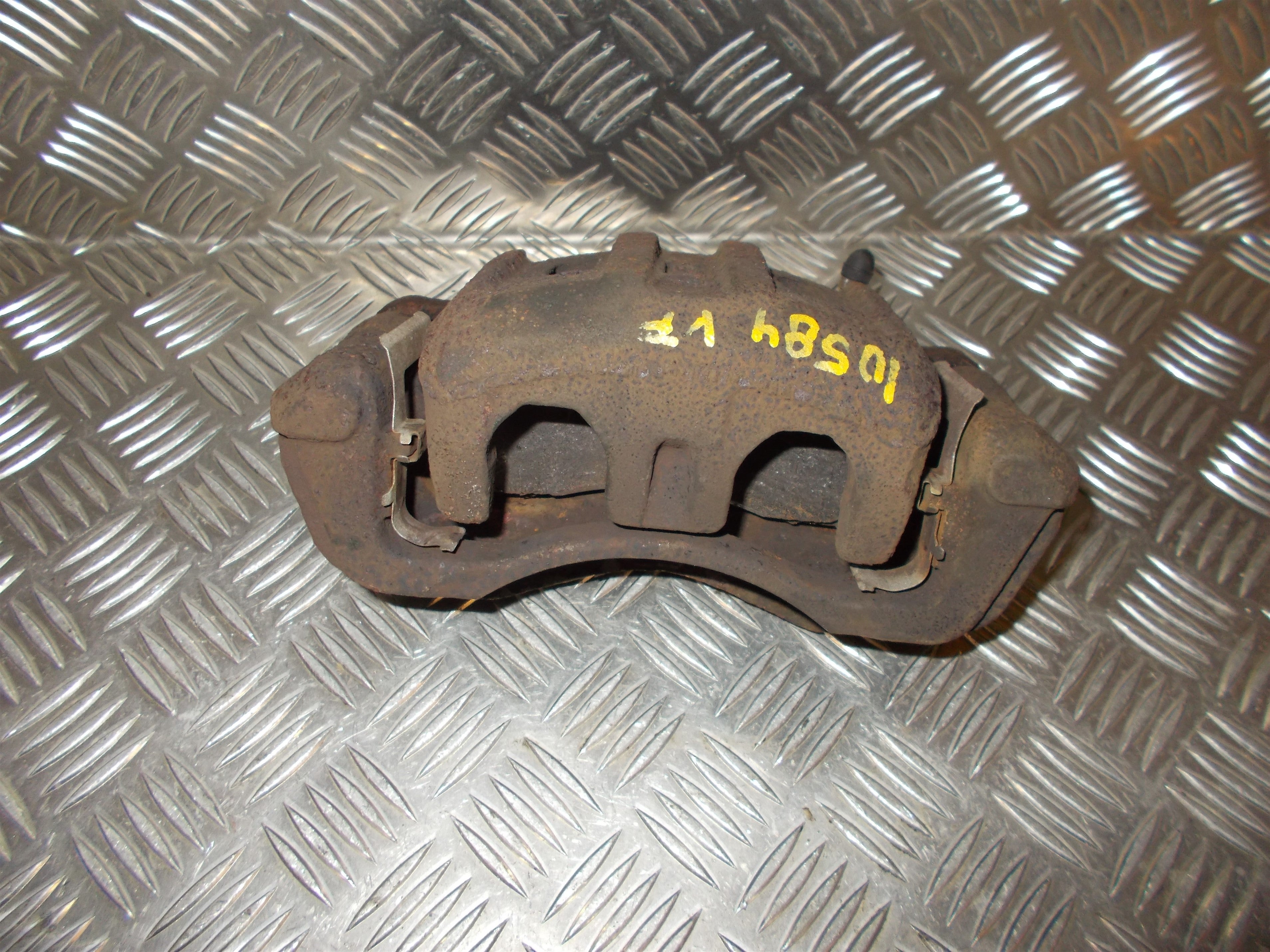 Mitsubishi Galant Nea5 Bremsekaliber Vf Med OEM Nr. Ophugger Fra Mitsubishi Ophugger