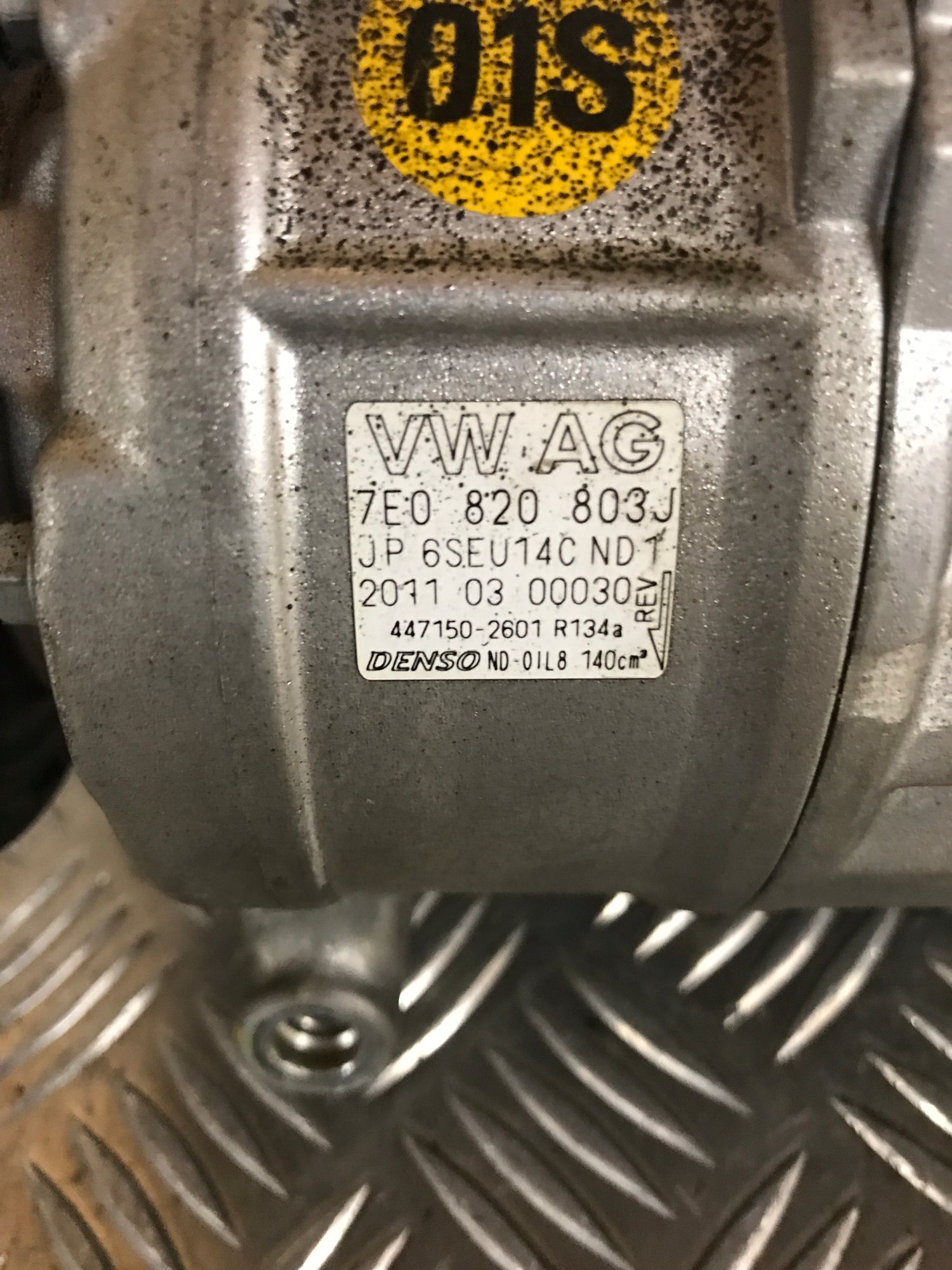 VW Amarok I Aircondition Pumpe Med OEM Nr. 7E0820803J Fra VW Ophugger