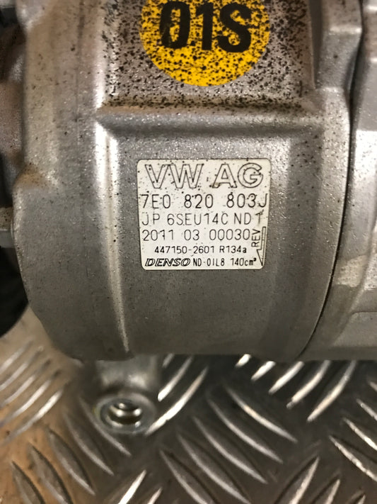 VW Amarok I Aircondition Pumpe Med OEM Nr. 7E0820803J Fra VW Ophugger