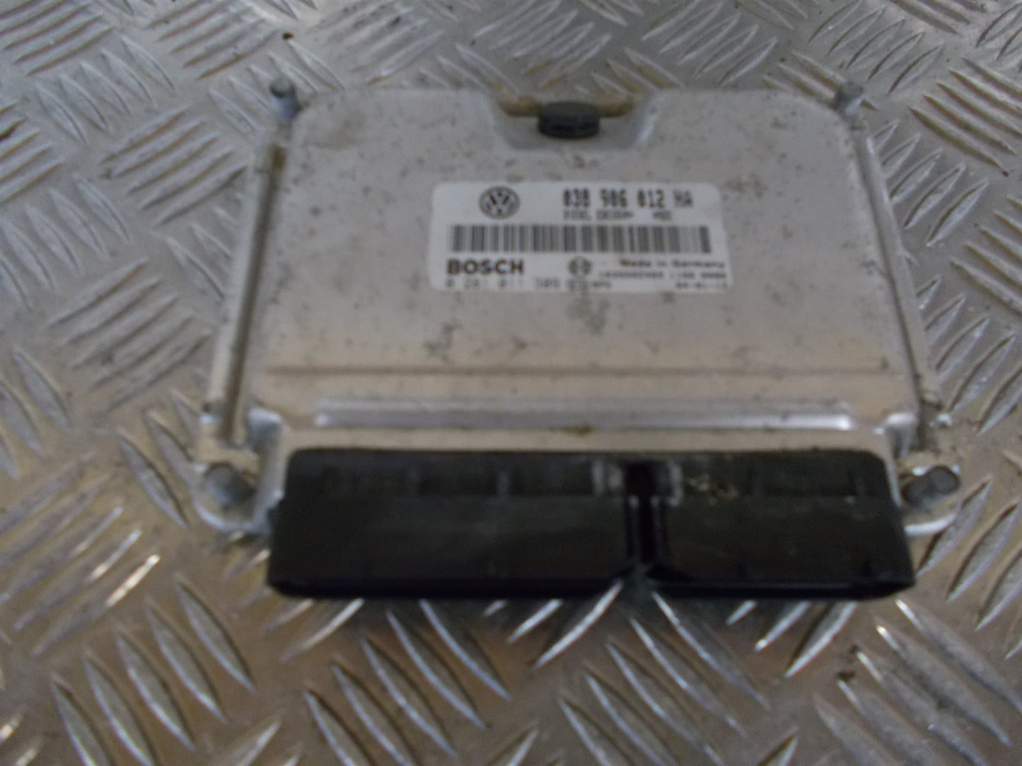 Skoda Octavia Motorstyring - Motorstyreboks - Injection Elboks Med OEM Nr. 038906012HA Fra Skoda Ophugger