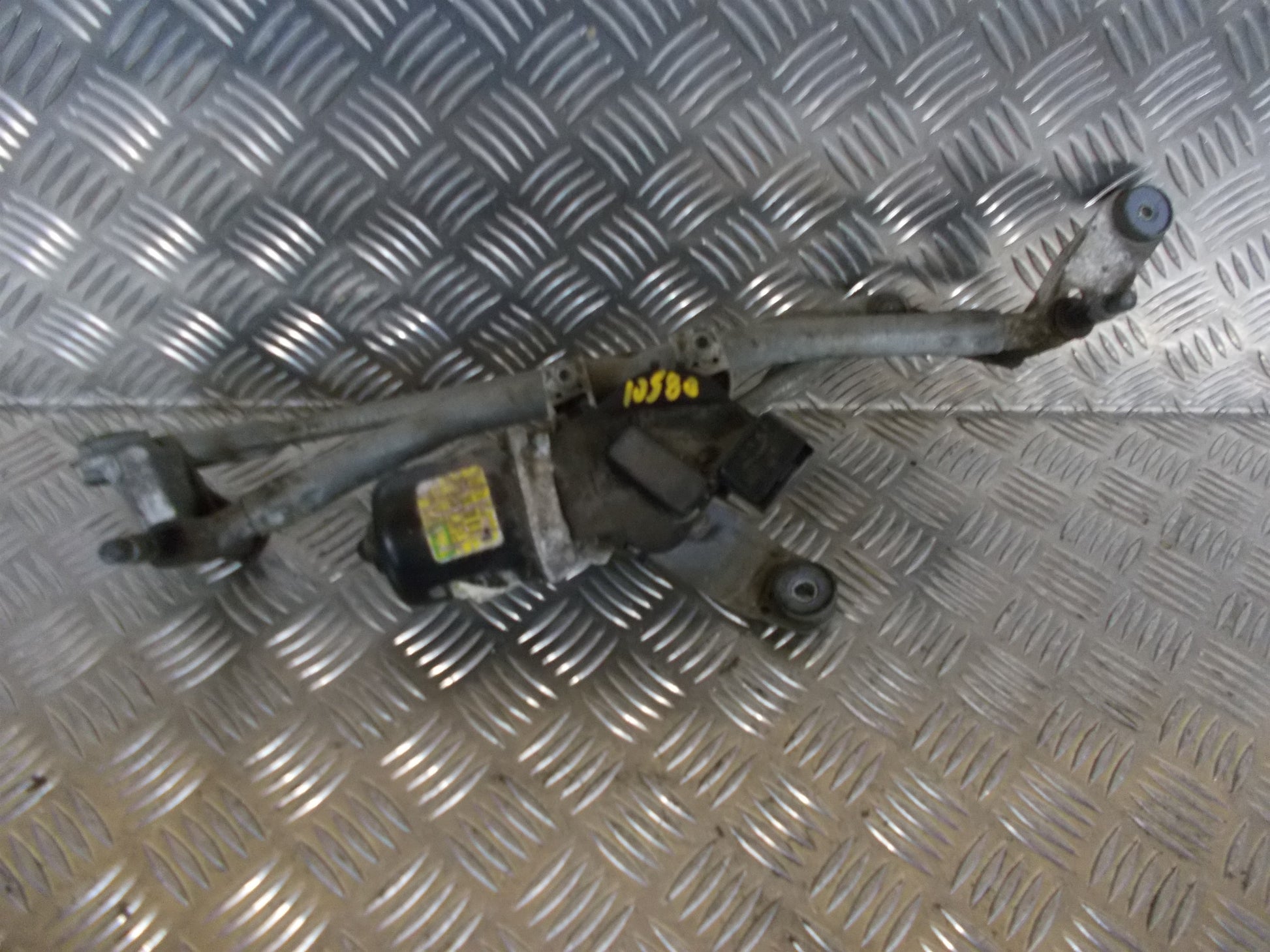 Renault Megane 2 Viskertræk Med OEM Nr. Ophugger Fra Renault Ophugger