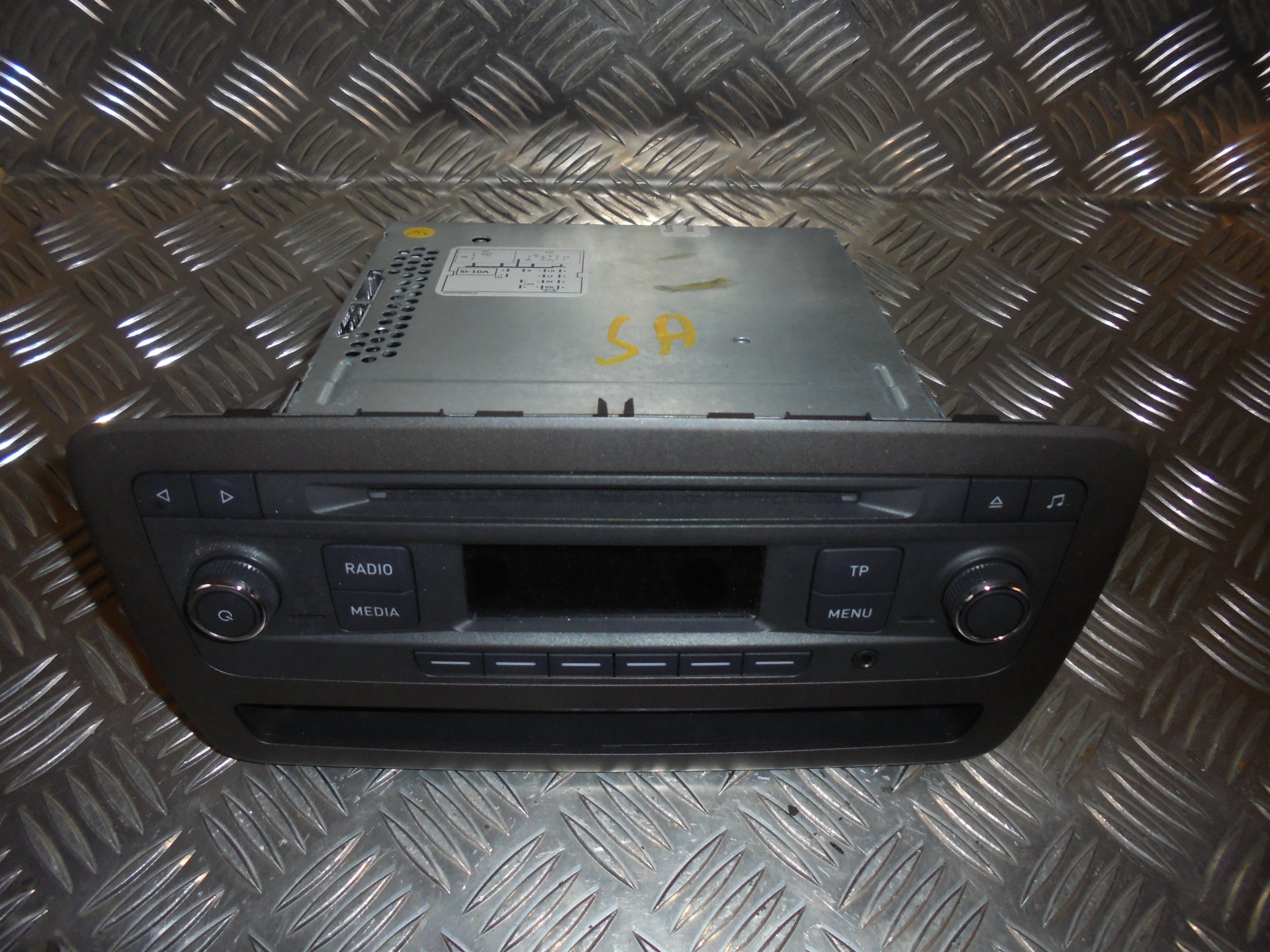 Seat Ibiza Radio M/Cd Med OEM Nr. 6J0035156 Fra Seat Ophugger