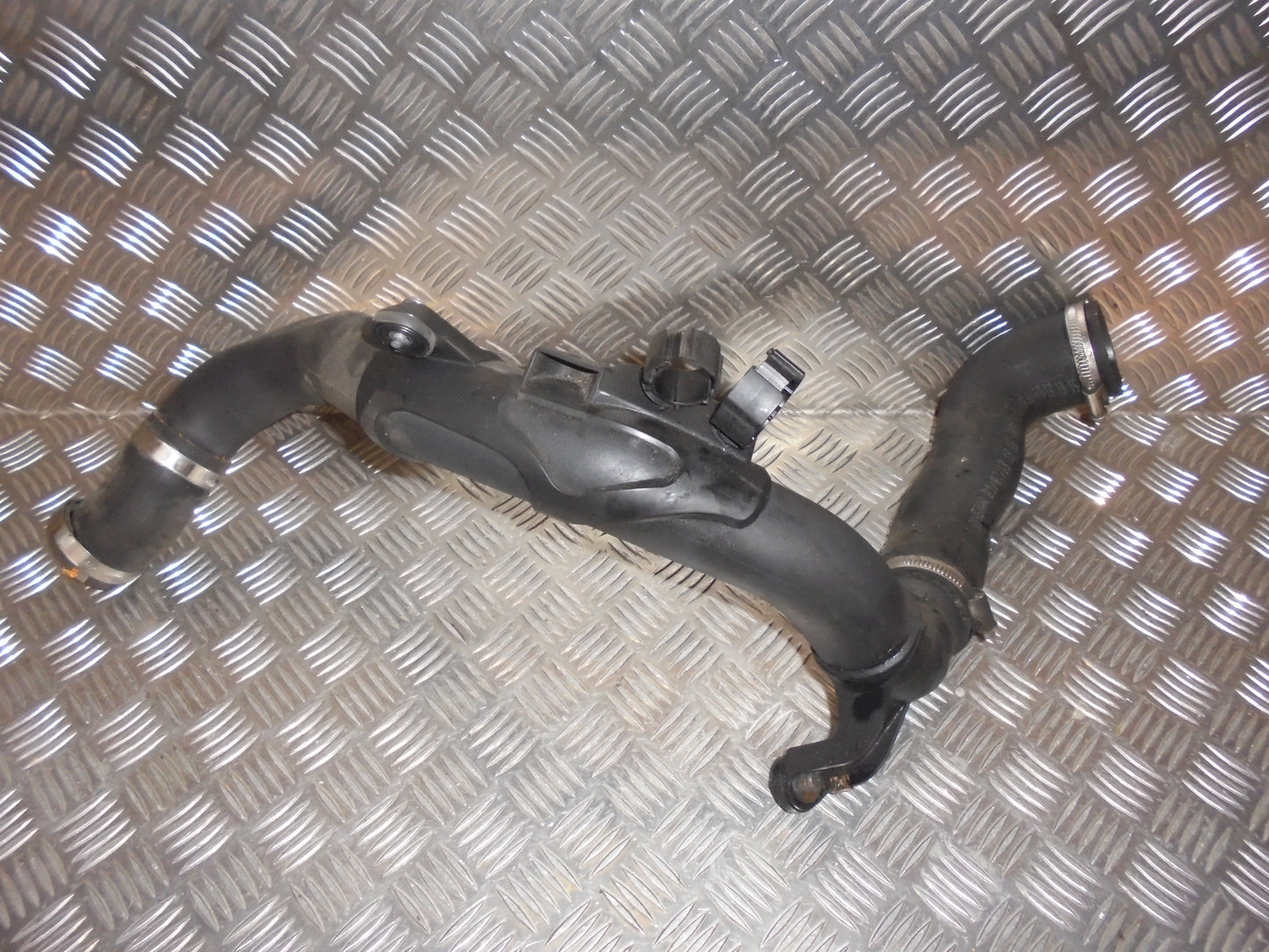 Seat Ibiza 6J Turbo/Intercool. Slanger Med OEM Nr. 6R0145770H Fra Seat Ophugger