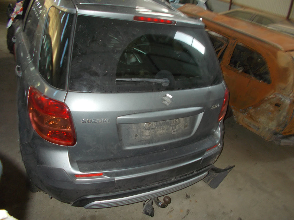 Suzuki Sx4 Pluk-Selv-Bil Med OEM Nr. Ophugger Fra Suzuki Ophugger