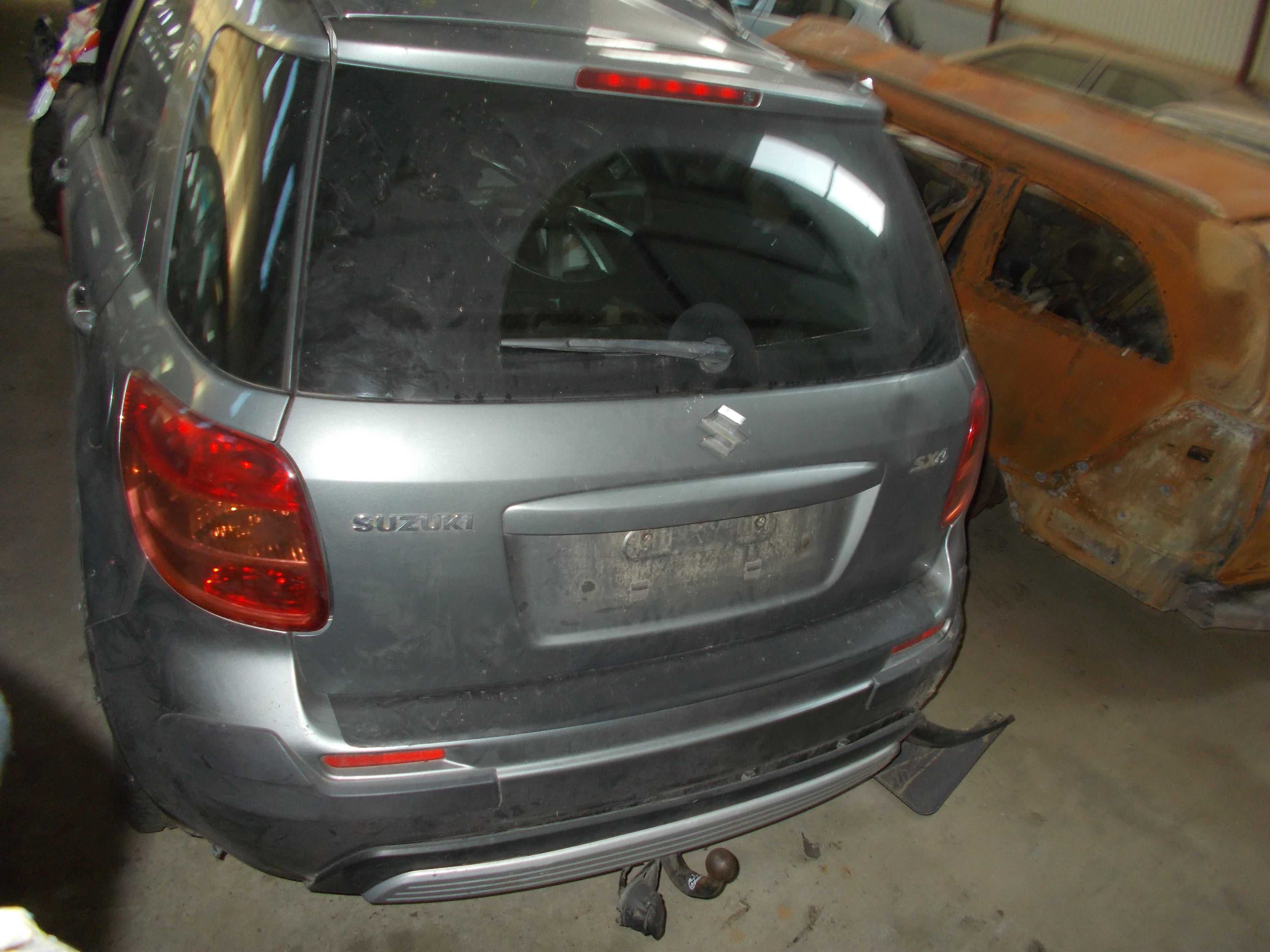 Suzuki Sx4 Pluk-Selv-Bil Med OEM Nr. Ophugger Fra Suzuki Ophugger