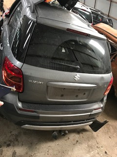 Suzuki SX4 Pluk-Selv-Bil Med OEM Nr. Ophugger Fra Suzuki Ophugger