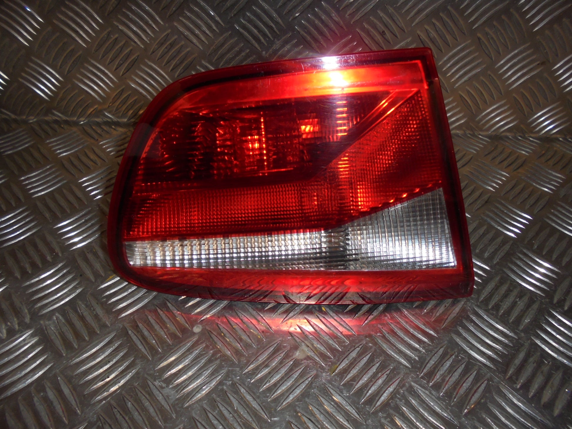 Seat Ibiza 6J Baglygte Med OEM Nr. 6J8945093C Fra Seat Ophugger