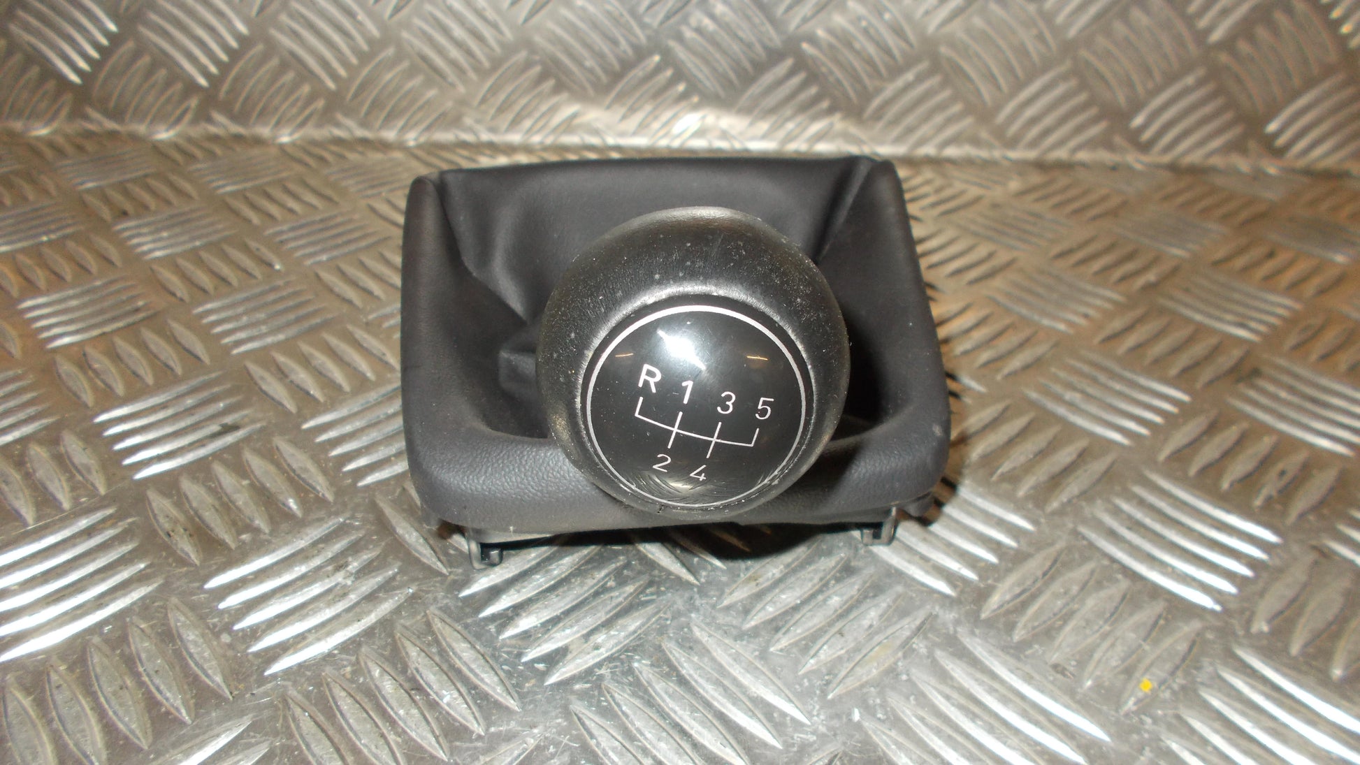 Seat Ibiza 6J Gearknop Med OEM Nr. 6J0863279 Fra Seat Ophugger