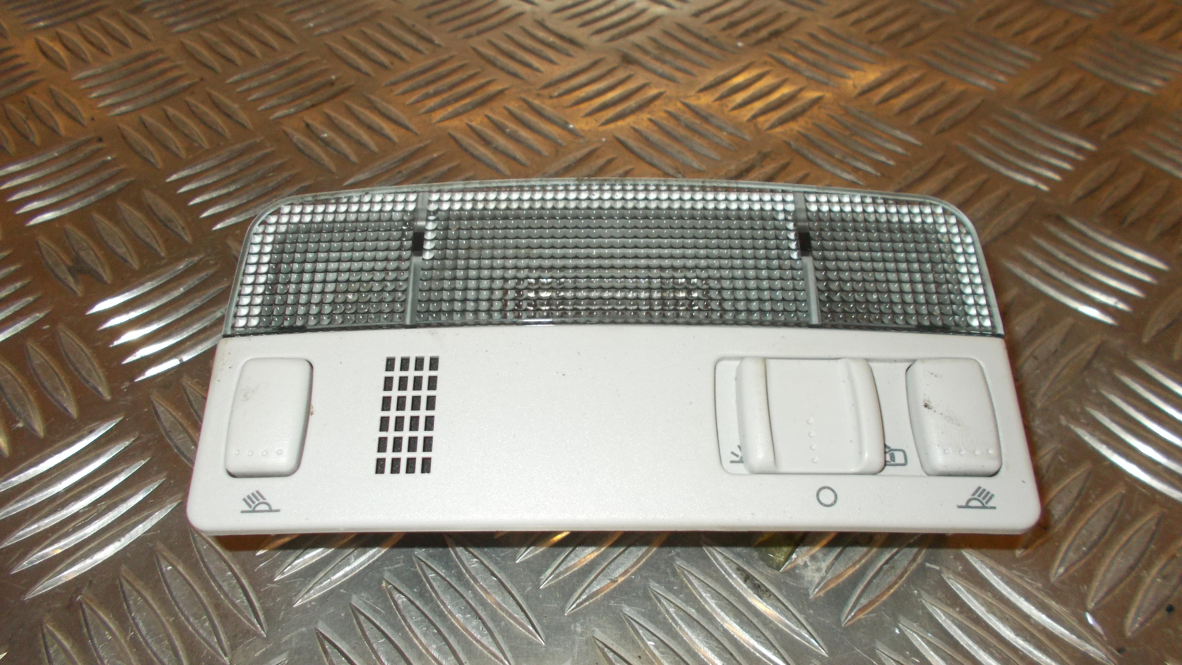 Seat Ibiza Loftslys Med OEM Nr. 3B0927105C Fra Seat Ophugger