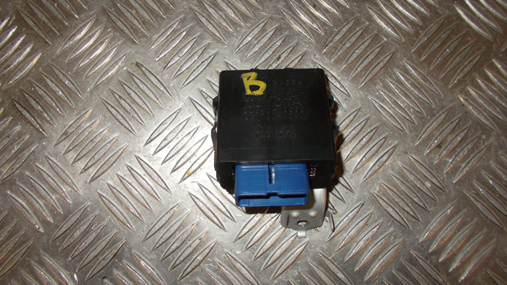 Peugeot 107 Relæ Kørelys Med OEM Nr. Ophugger Fra Peugeot Ophugger