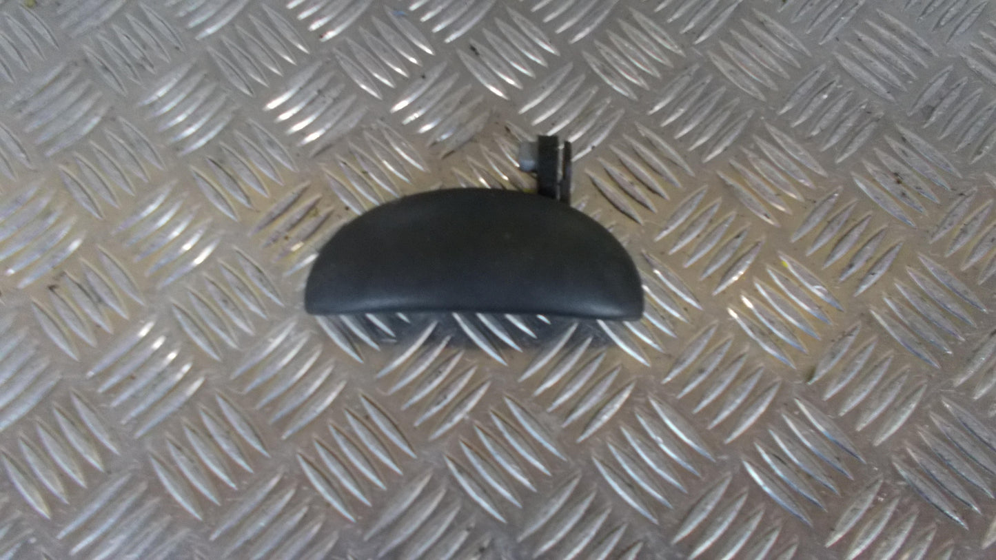 Peugeot 107 Håndtag Udvendig Med OEM Nr. 9101AJ Fra Peugeot Ophugger
