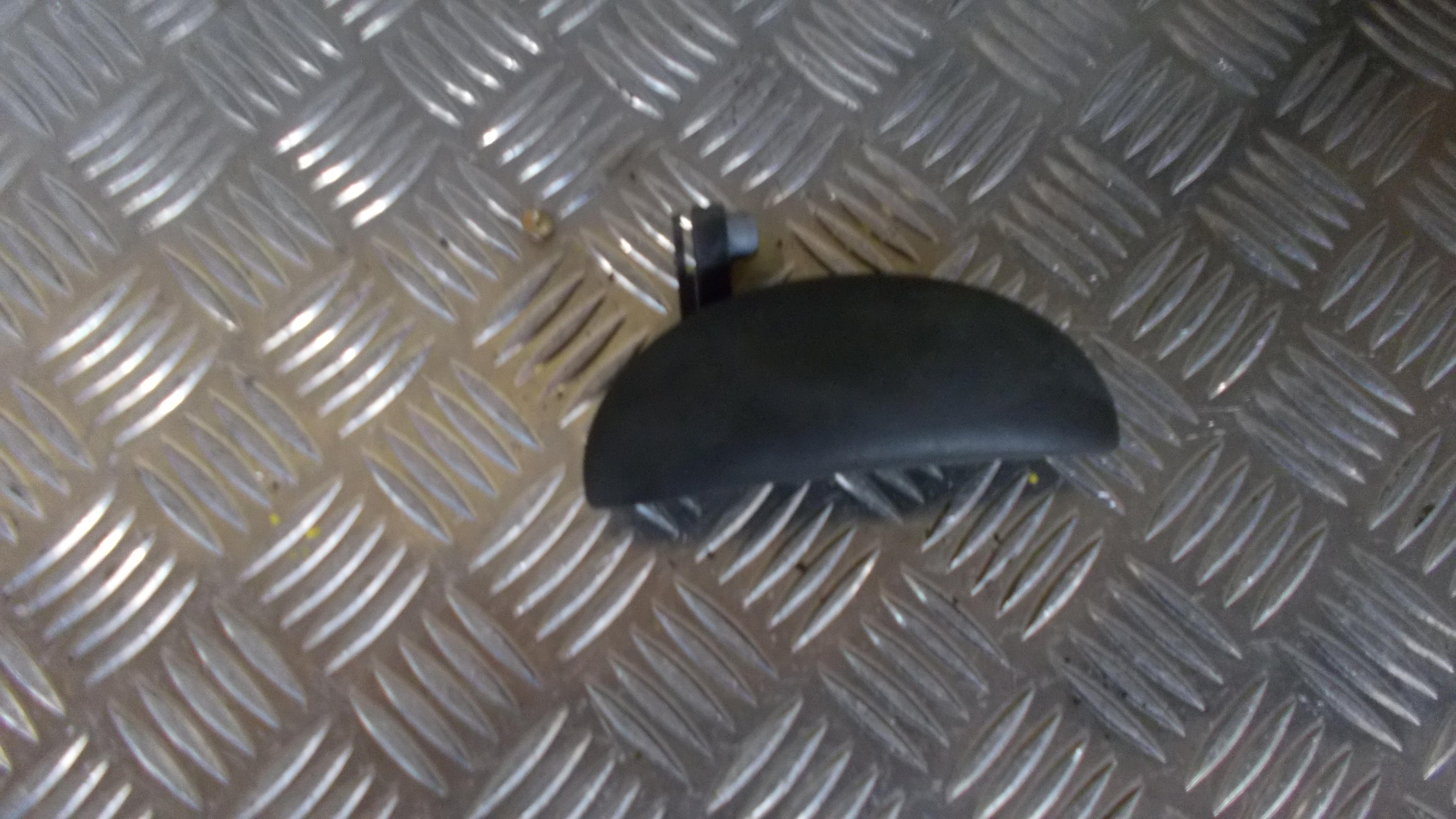 Peugeot 107 Håndtag Udvendig Med OEM Nr. 9101AG Fra Peugeot Ophugger
