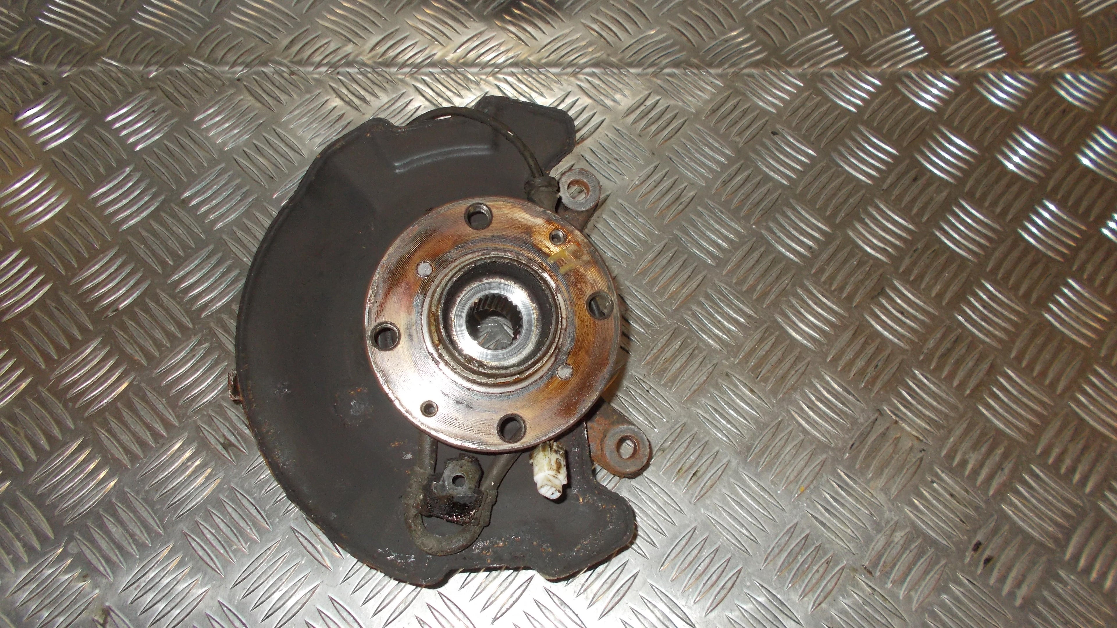 Suzuki Splash Spindel For H Med OEM Nr. Ophugger Fra Suzuki Ophugger