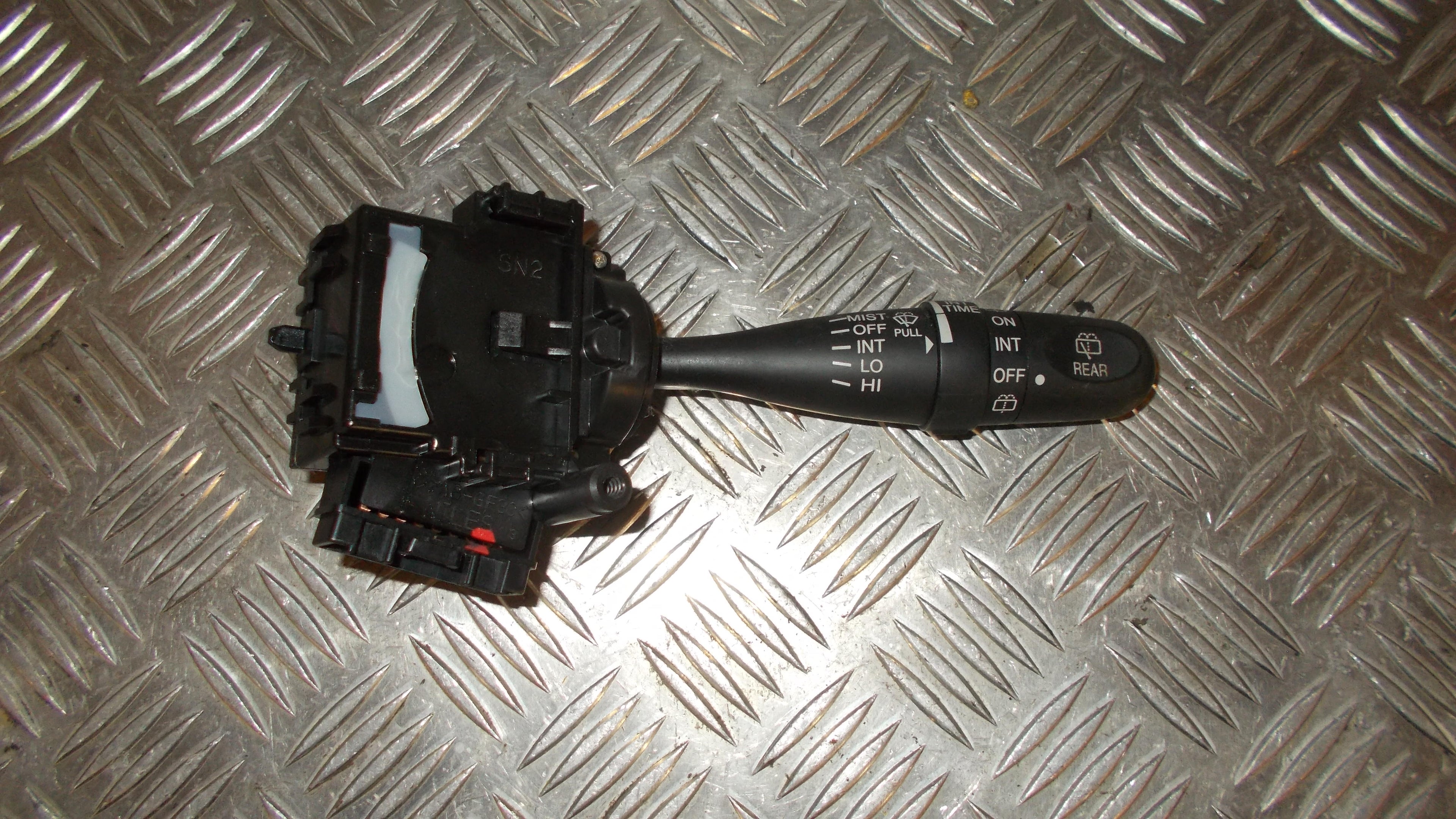 Suzuki Splash Kontakt Visker Med OEM Nr. 3731062JB1 Fra Suzuki Ophugger