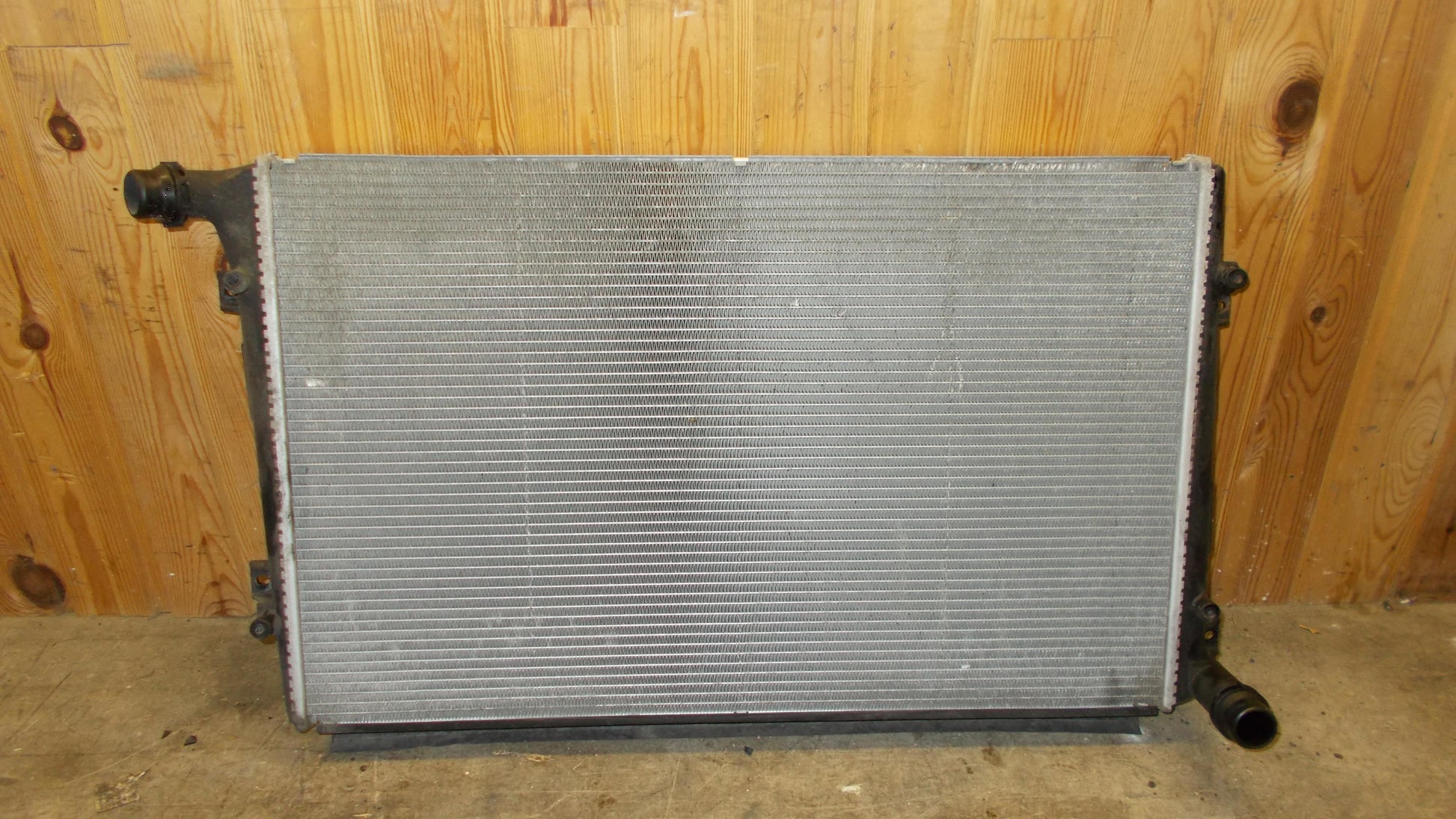 VW Golf 5 1K Køler Med OEM Nr. 1K0121251AM Fra VW Ophugger