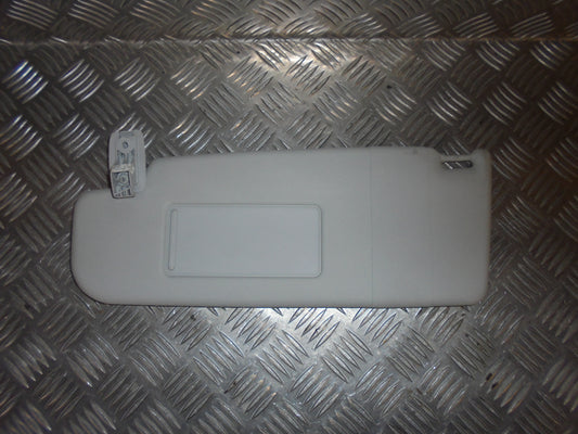 VW Golf 5 1K Solskærm Med OEM Nr. 1K0857552H Fra VW Ophugger
