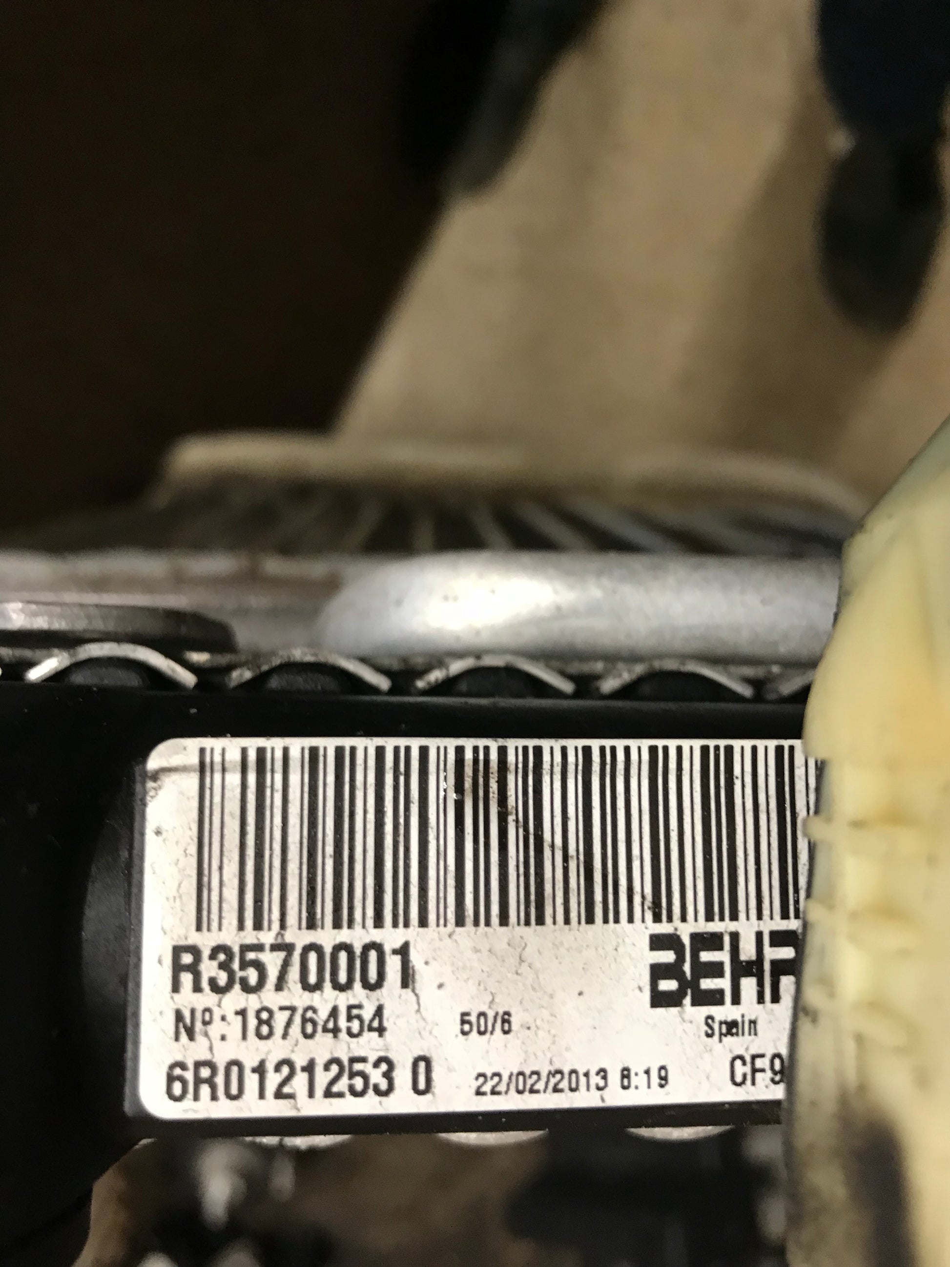 VW Golf 5 1K Køler Med OEM Nr. 6R0121253O Fra VW Ophugger